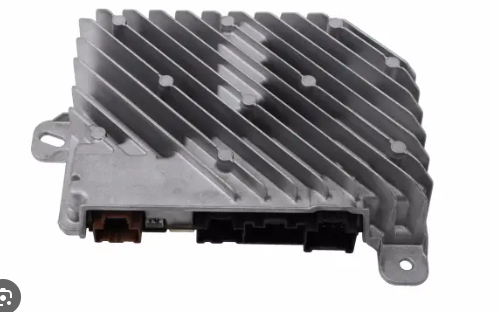 Amplificador de audio / Audio Amplifier — 2020 CHEVROLET Equinox LT (1LT)