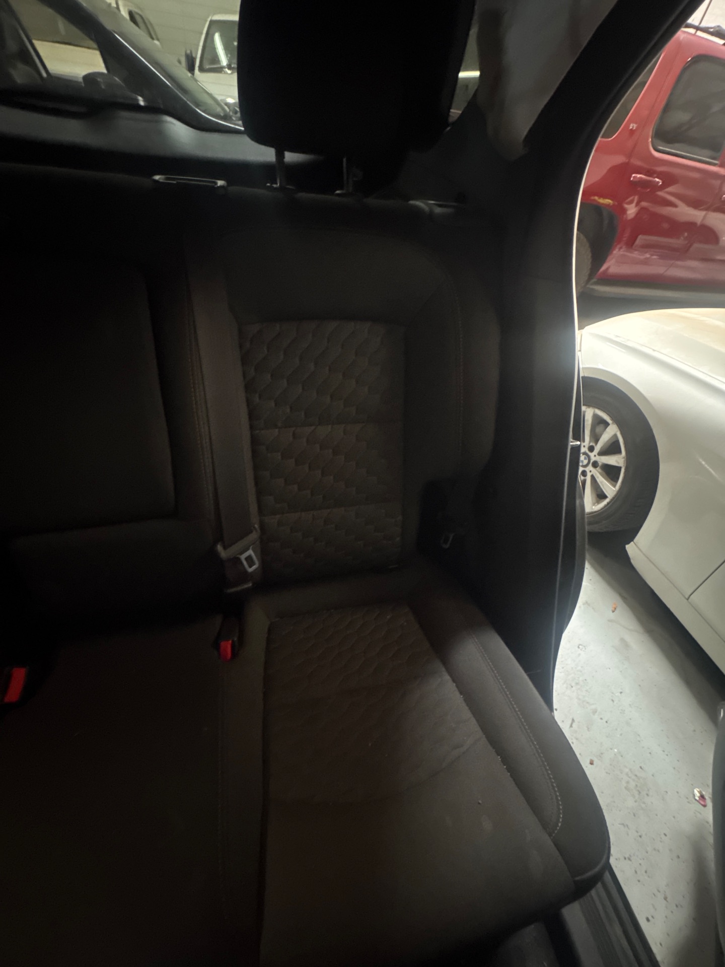 Asiento trasero izquierdo / Left Rear Seat LEFT rear — 2020 CHEVROLET Equinox LT