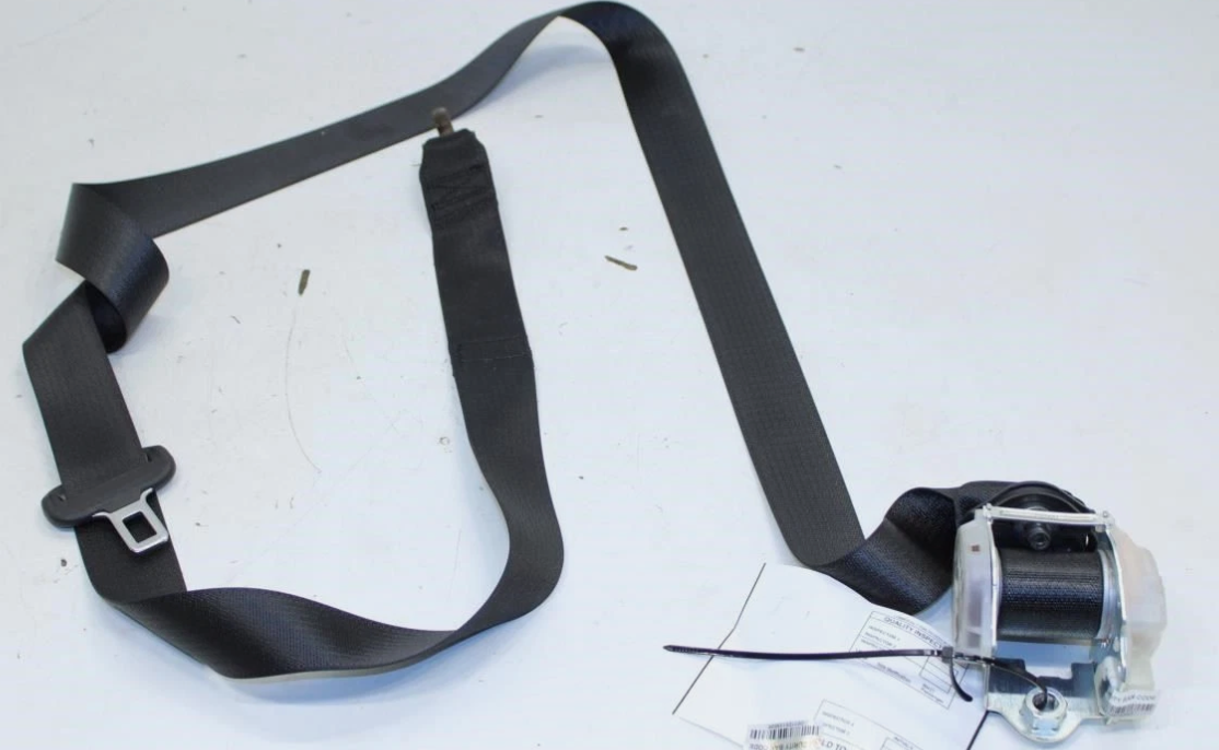 Cinturón tras. der. / Rear Right Seat Belt RIGHT rear — 2020 CHEVROLET Equinox L