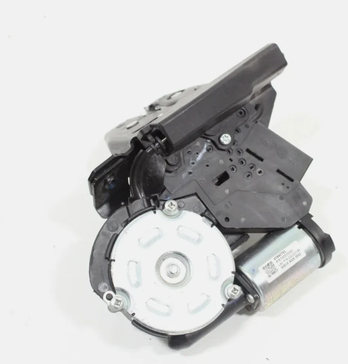 Pestillo de compuerta / Liftgate Latch CENTER rear — 2020 CHEVROLET Equinox LT (