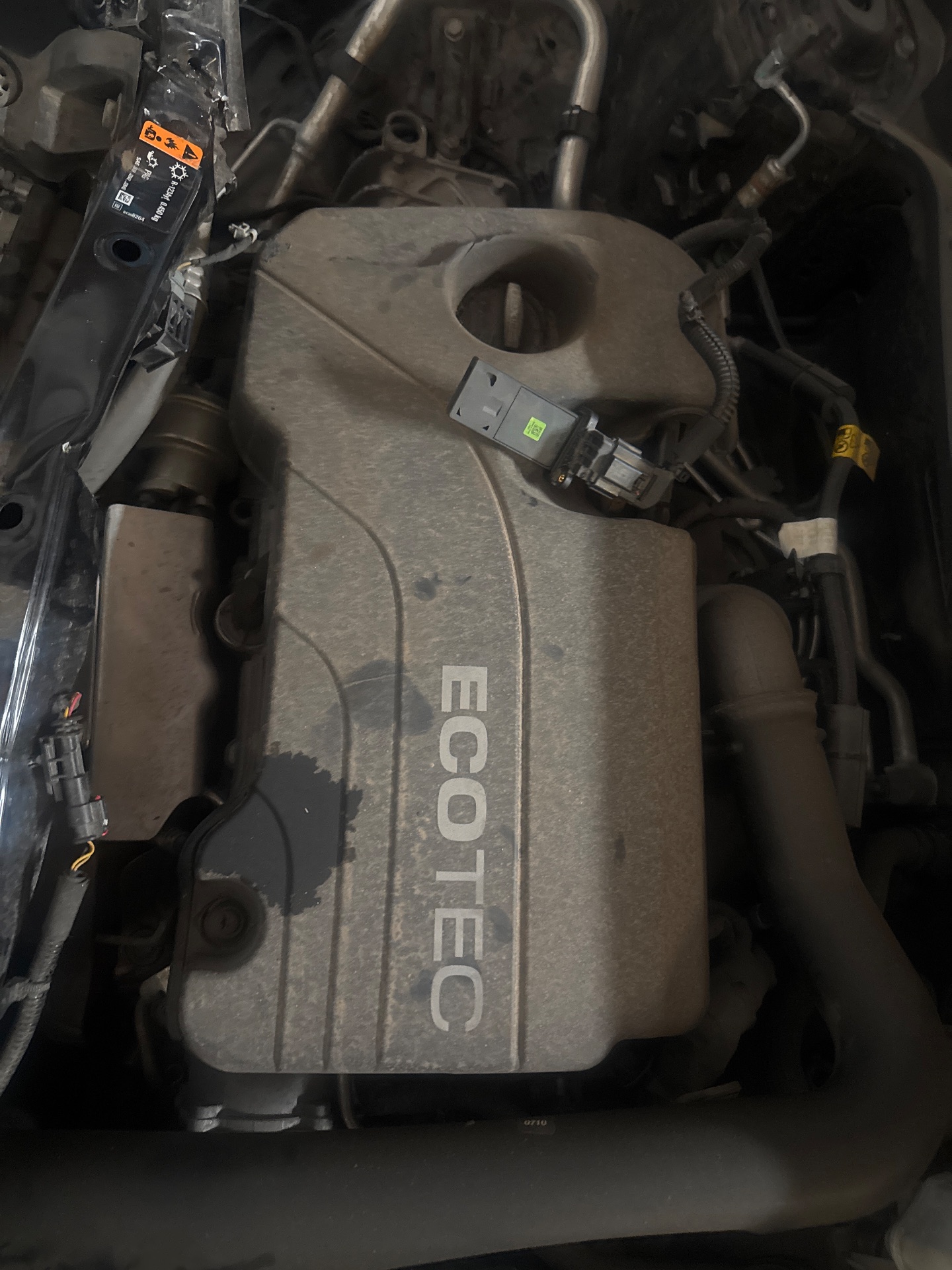 2020 CHEVROLET Equinox | Engine | CENTER engine bay