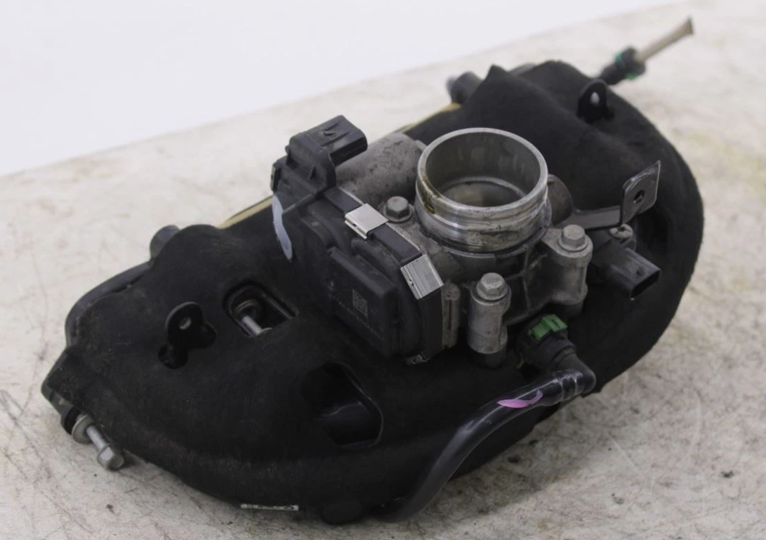 Múltiple de admisión / Intake Manifold CENTER — 2020 CHEVROLET Equinox LT (1LT)