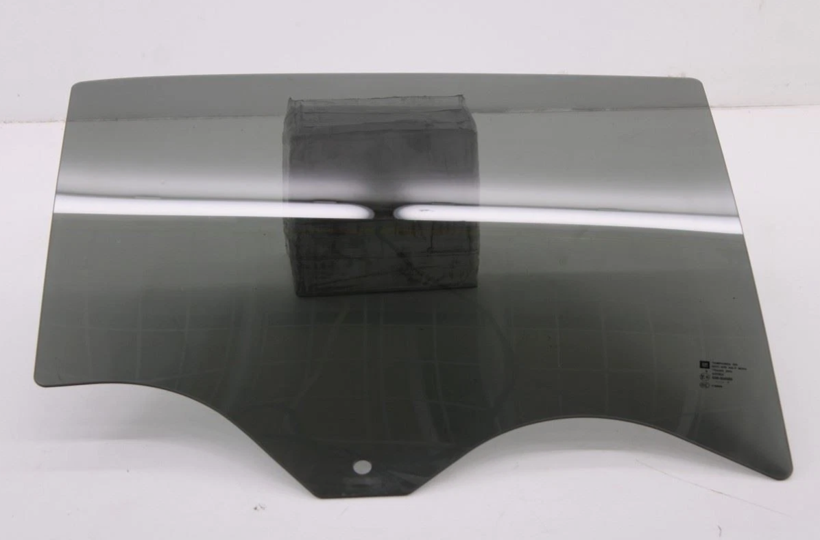 Vidrio puerta tras. der. / Rear Right Door Glass RIGHT rear — 2020 CHEVROLET Equ