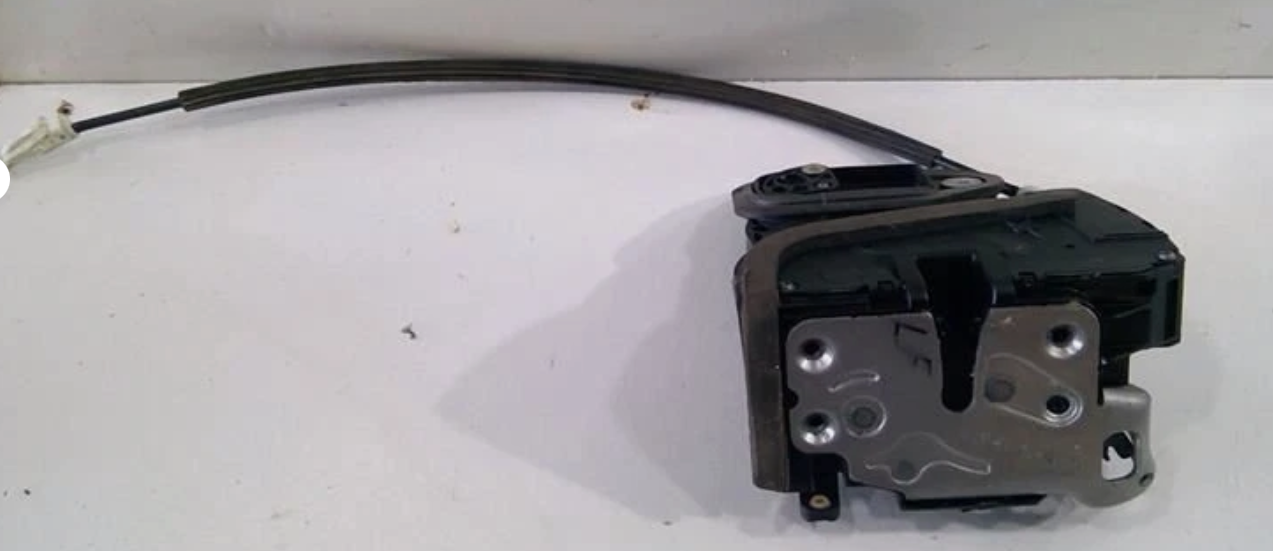 Pestillo puerta del. izq. / Front Left Door Latch LEFT front — 2020 CHEVROLET Eq
