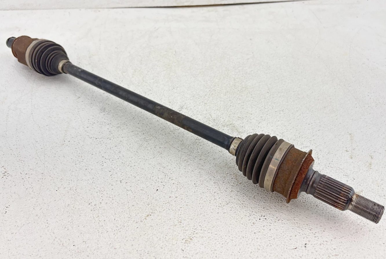 Eje CV delantero izquierdo / Front Left CV Axle LEFT front — 2020 CHEVROLET Equi