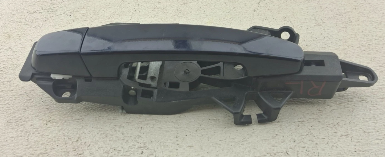 Manija exterior tras. izq. / Rear Left Exterior Handle LEFT rear — 2020 CHEVROLE