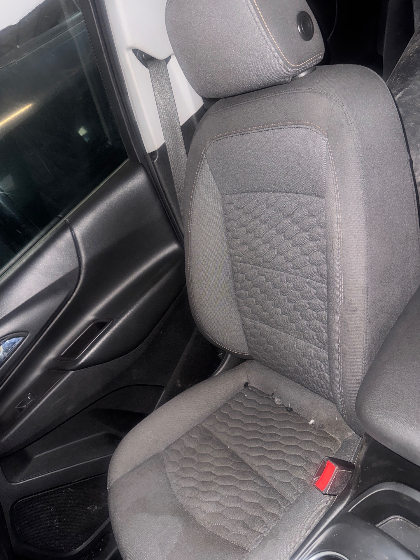 Asiento delantero derecho / Right Front Seat RIGHT front — 2020 CHEVROLET Equino