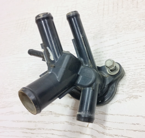 Carcasa de termostato / Thermostat Housing — 2020 CHEVROLET Equinox LT (1LT)