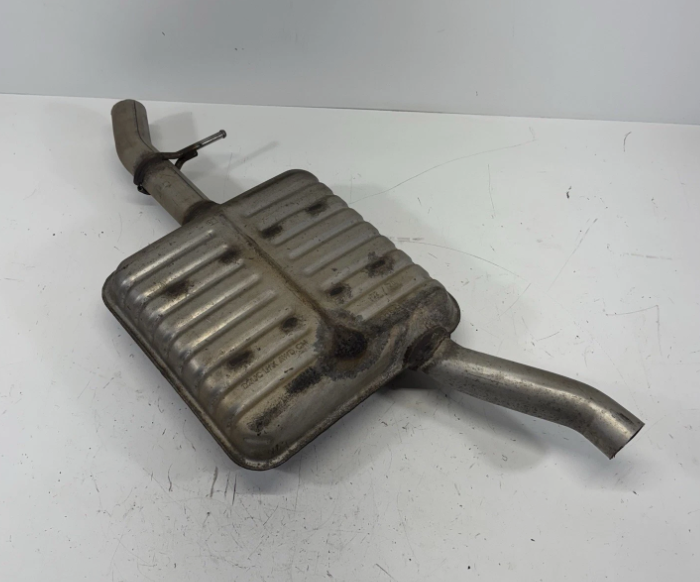 Resonador de escape / Exhaust Resonator CENTER — 2020 CHEVROLET Equinox LT (1LT)