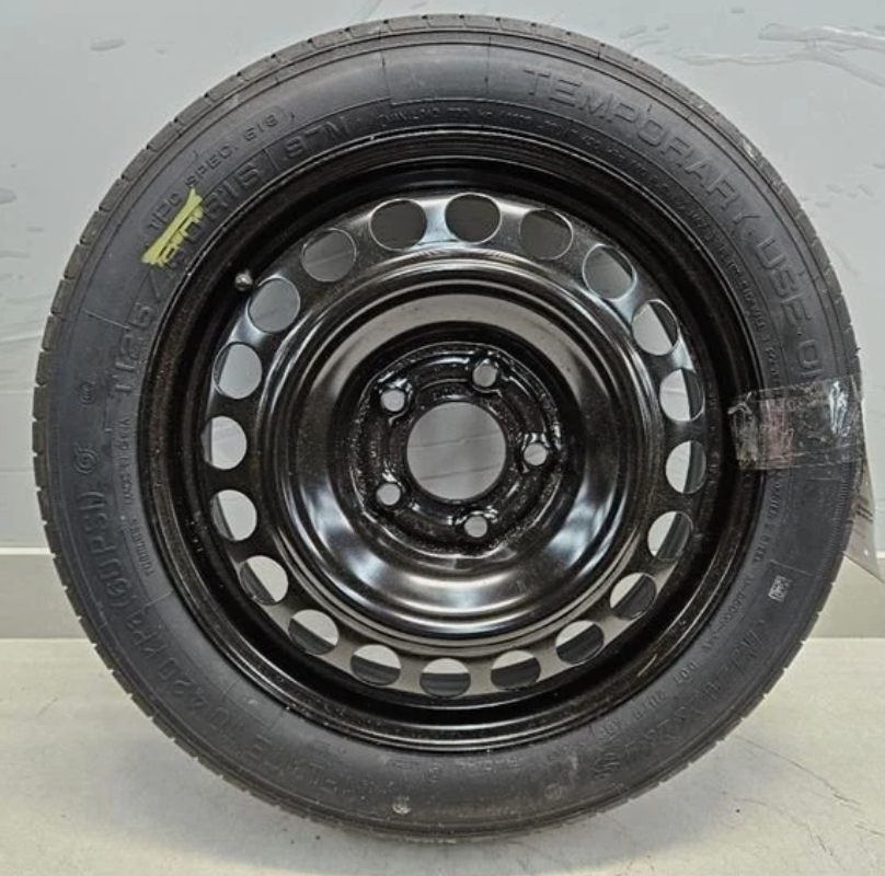 Llanta de refacción / Spare Tire CENTER spare — 2020 CHEVROLET Equinox LT (1LT)