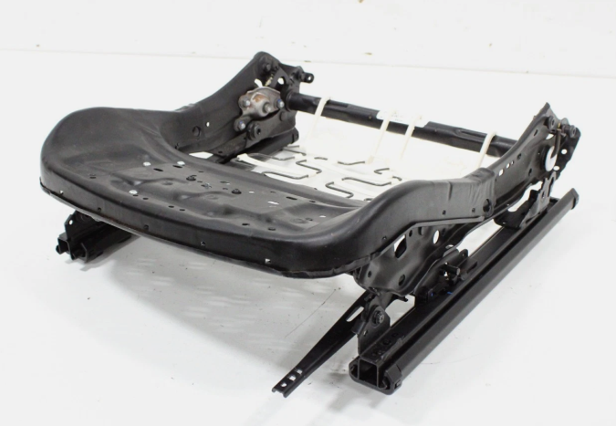 Riel asiento del. der. / Front Right Seat Track RIGHT front — 2020 CHEVROLET Equ