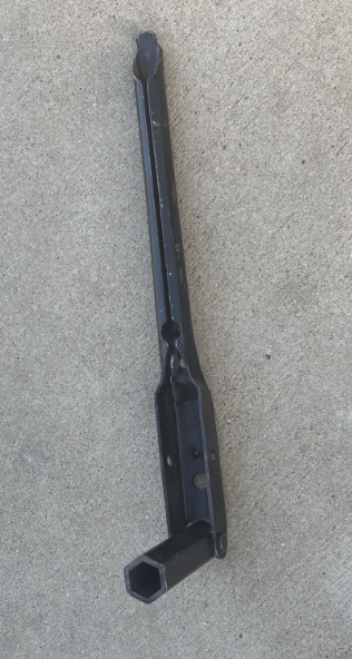 Llave de tuercas / Lug Wrench — 2020 CHEVROLET Equinox LT (1LT)