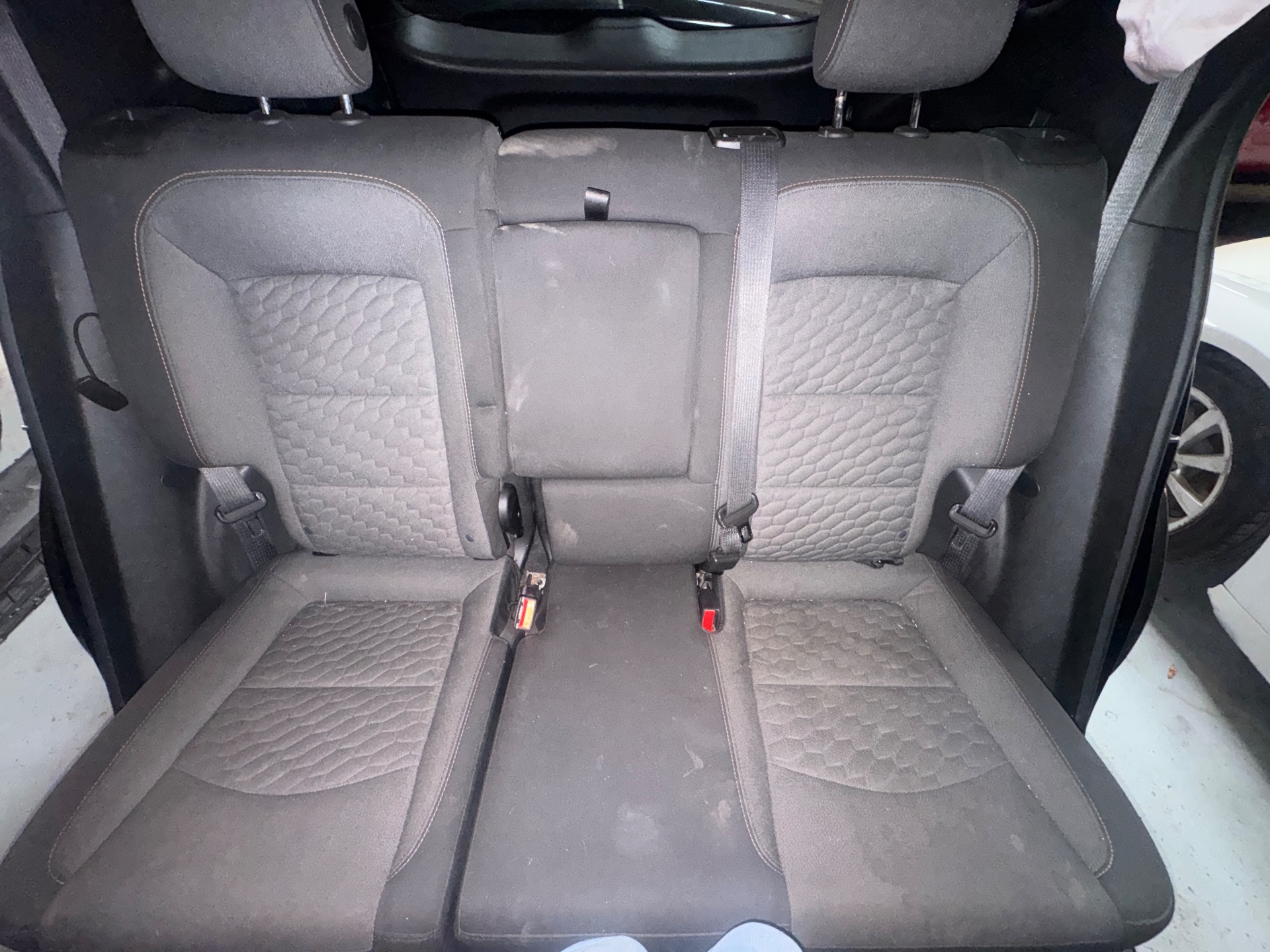 Asientos traseros / Rear Seats BOTH rear — 2020 CHEVROLET Equinox LT (1LT)
