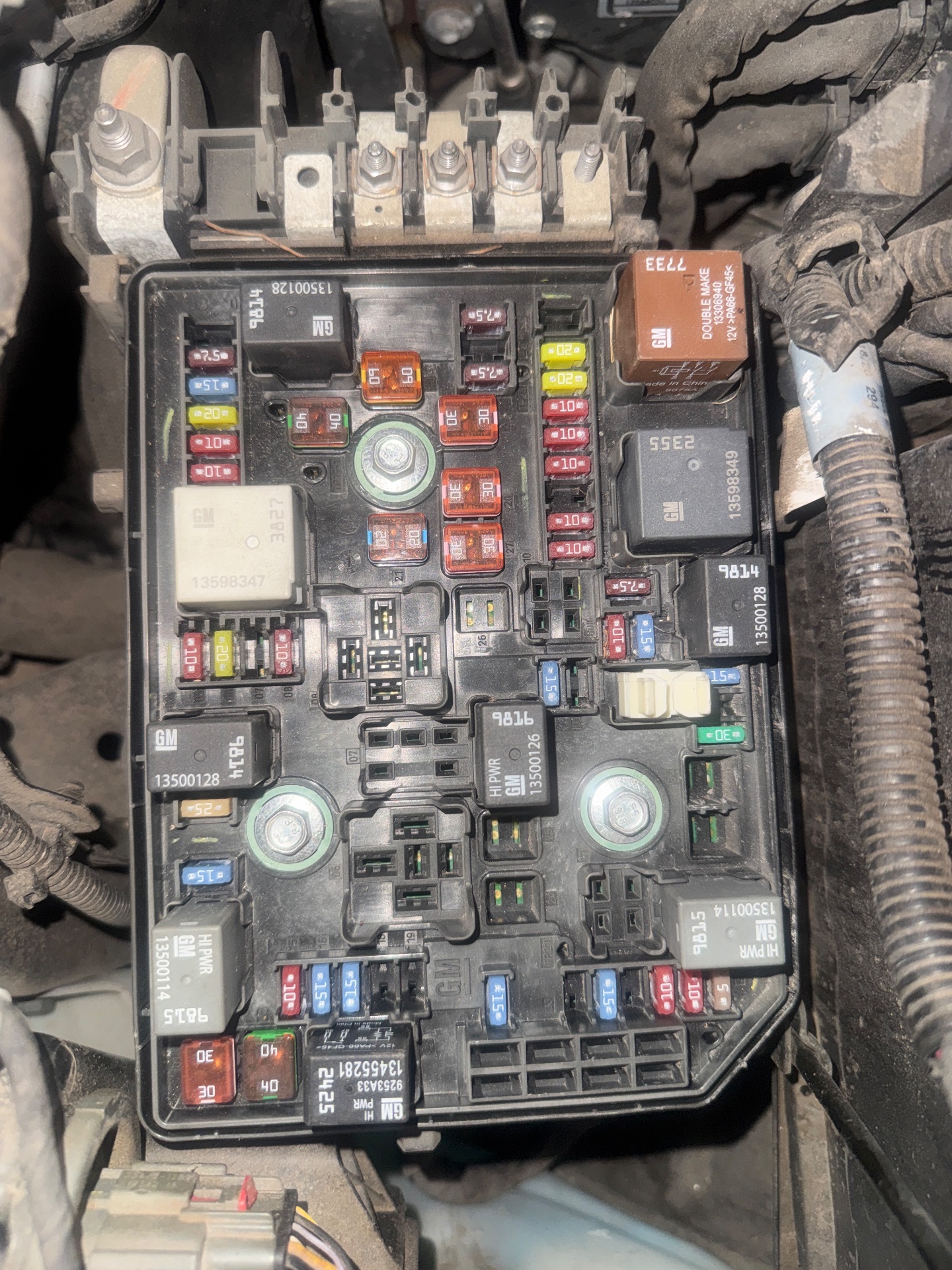 Caja de fusibles motor / Underhood Fuse Box underhood — 2020 CHEVROLET Equinox L